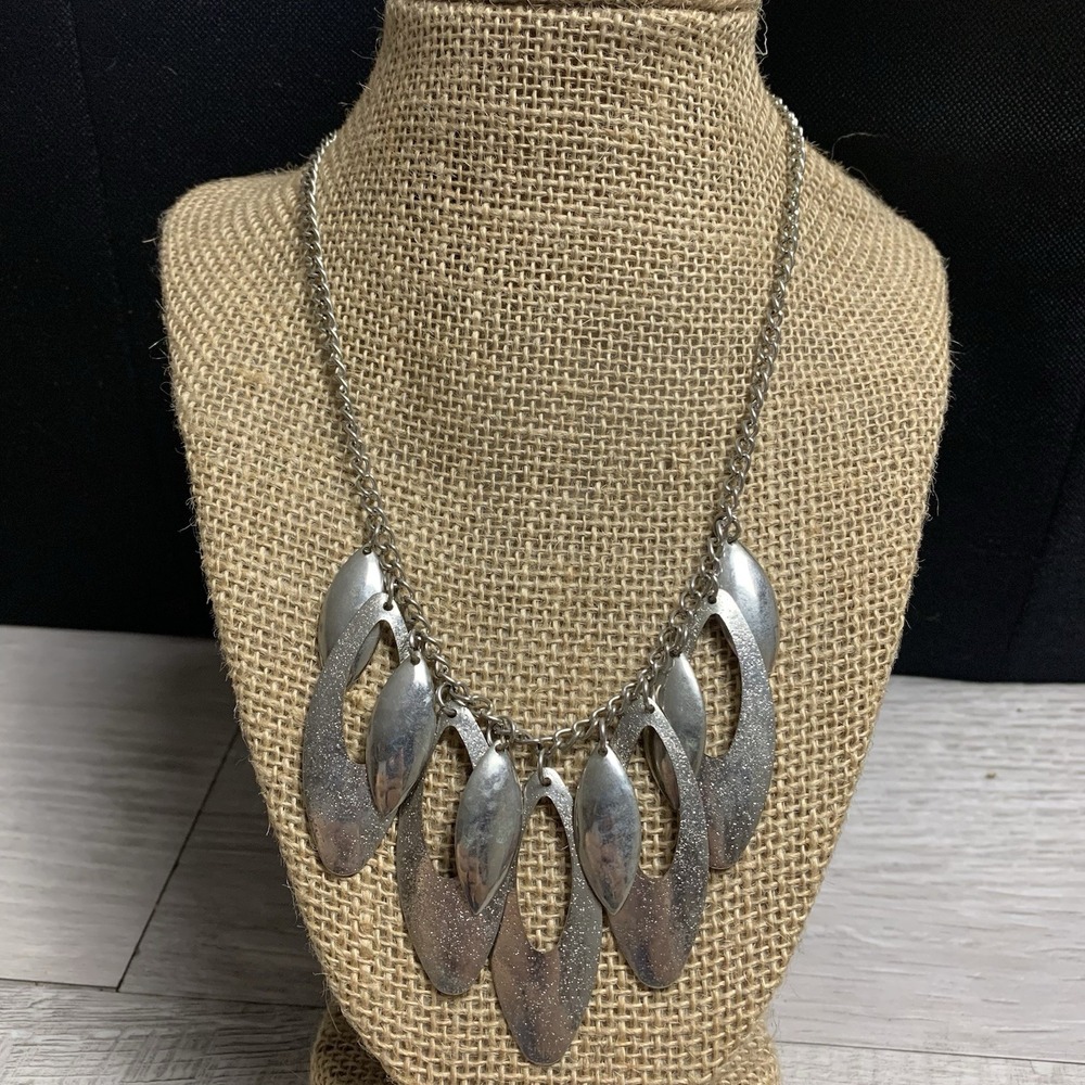 Silver Tone Dangle Bib Necklace Jewelry Textured Open Work 18" Chain Lobster